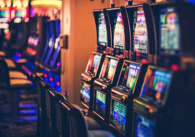How to successfully win online slot games in online casinos?